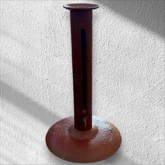 19TH C. PAINTED HOG SCRAPER CANDLESTICK With Side Push Up - Picture 2 of 5